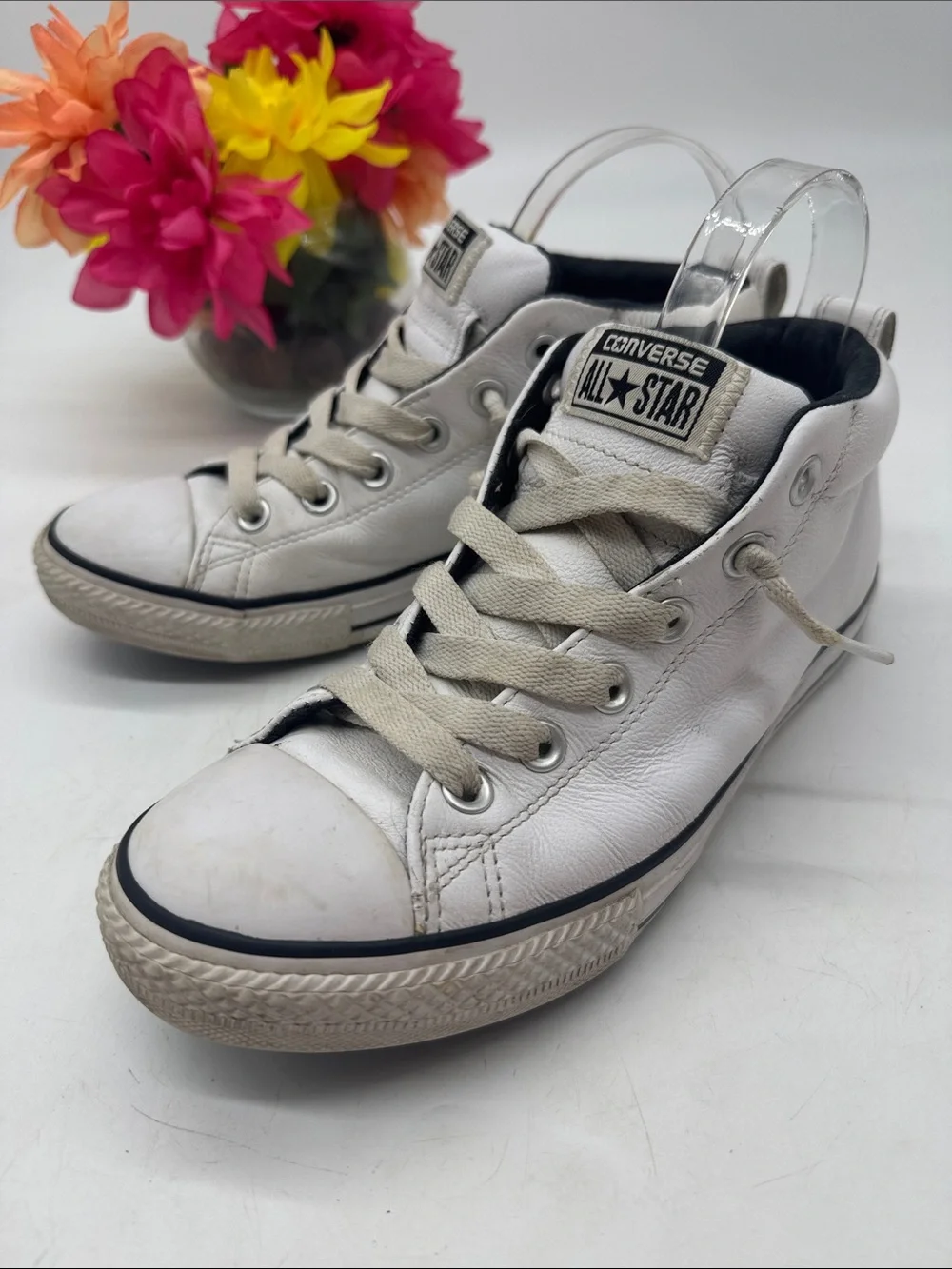 Converse Kids White Leather Mid Top Sneakers Size 5 CON10158